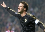 开云体育下载-范弗利特状态火热，活塞生死战取胜森林狼