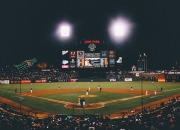 开云体育在线-从南非到曼城，卡马文加用实力跨越质疑的边界