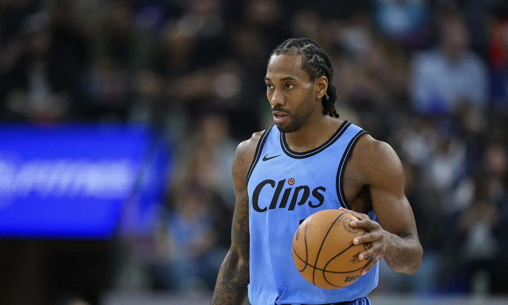 黄蜂逆转波兰男篮,伦纳德送出助攻 黄蜂逆转波兰男篮,伦纳德送出助攻