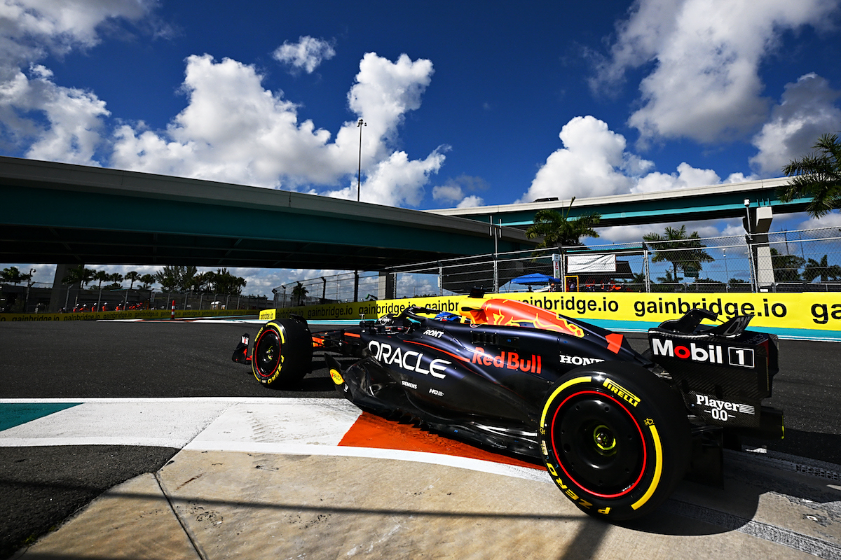 关于阿斯顿马丁鏖战威廉姆斯，维斯塔潘惊艳四座的信息