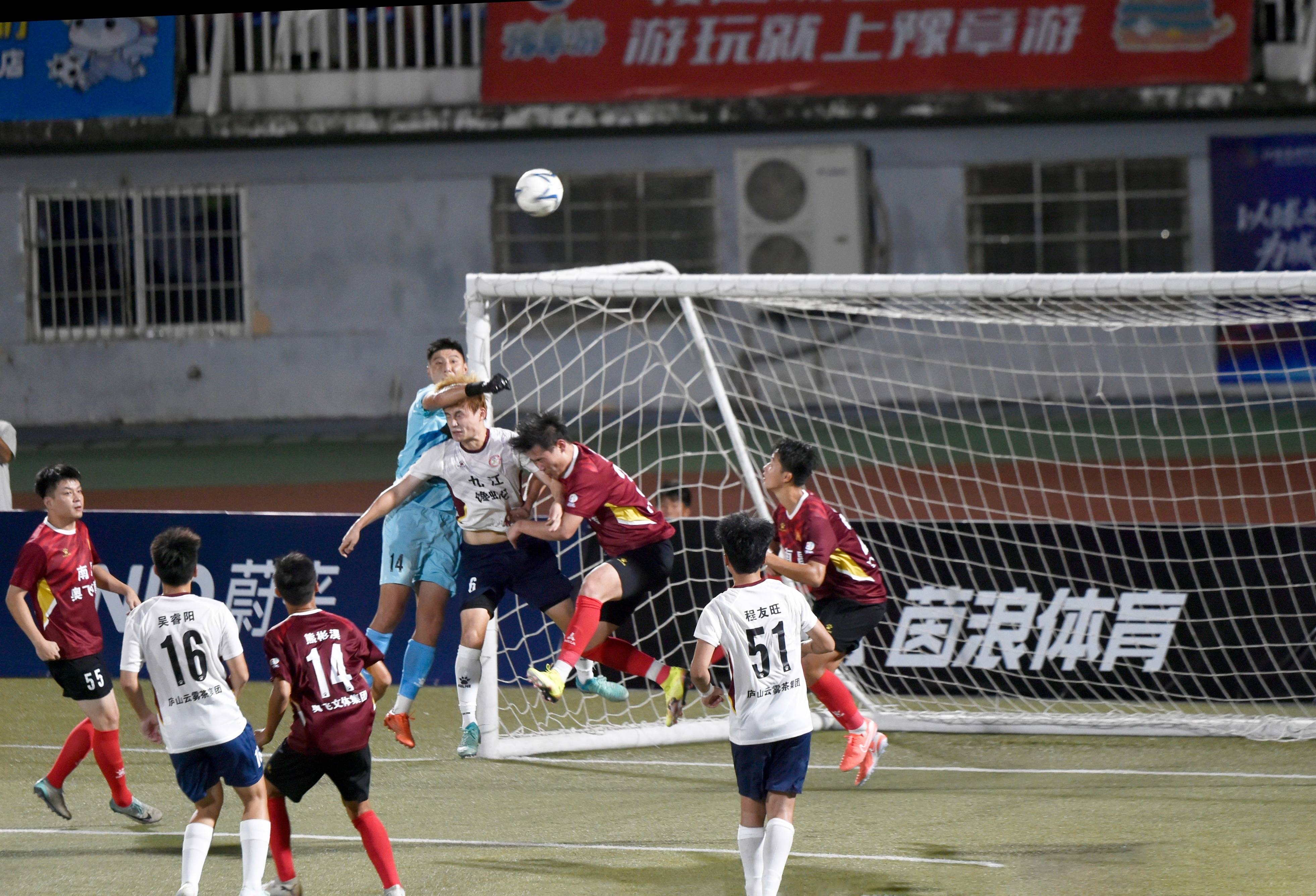 国内职业足球联赛引发热烈讨论