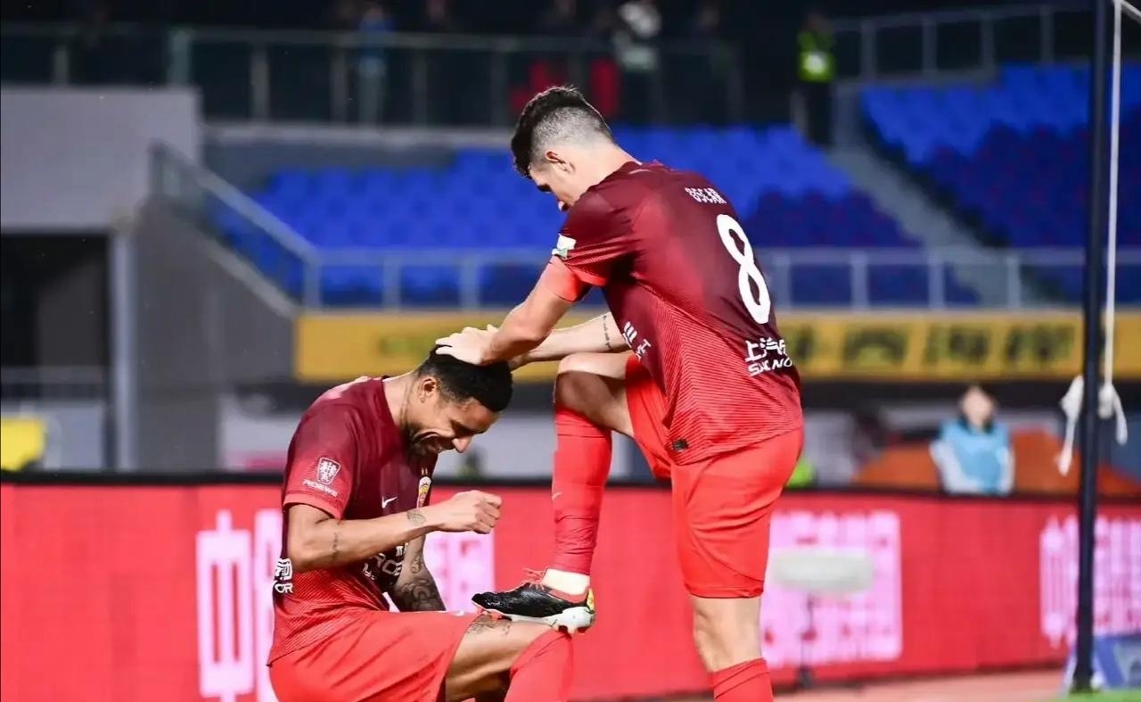 关于联赛新动向：球队士气高涨，备战关键对决的信息