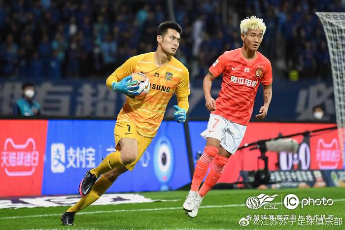 江苏苏宁客场不敌广州恒大,惜败于强敌的简单介绍 江苏苏宁客场不敌广州恒大,惜败于强敌的简单介绍