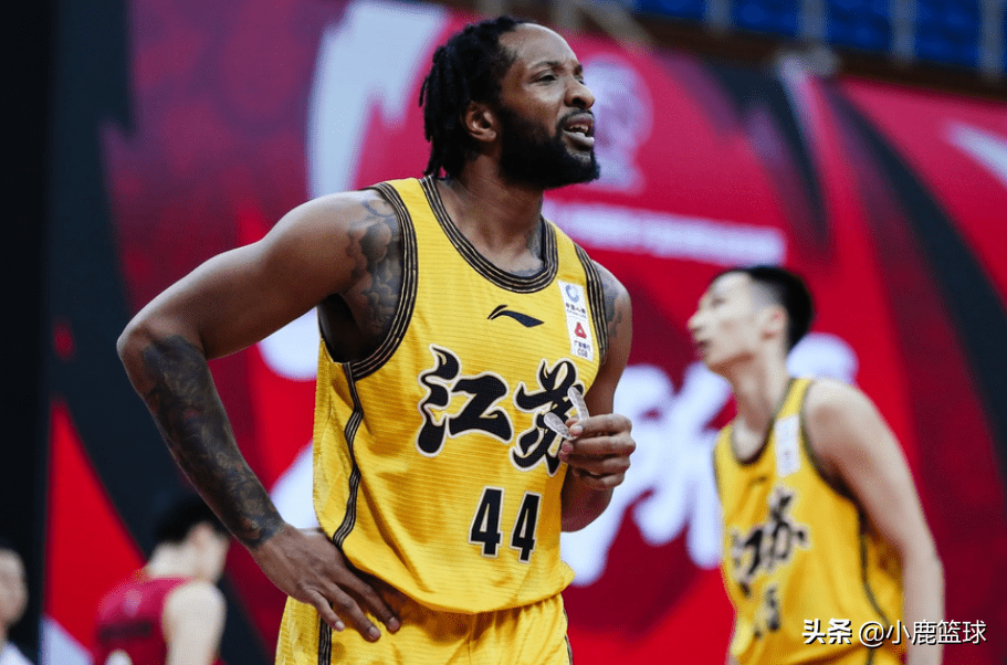 关于圣埃蒂安新运动员强势加盟，助力球队壮大的信息