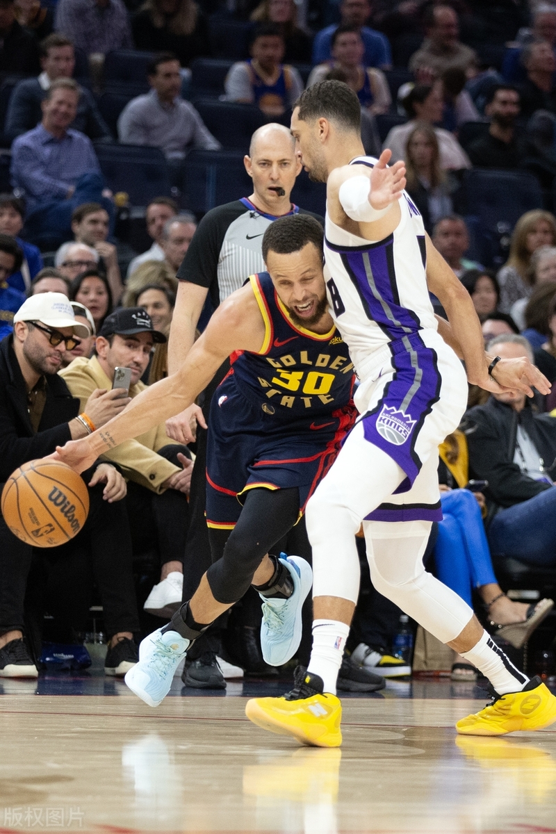 独行侠鏖战马刺，库里扛起全队的简单介绍