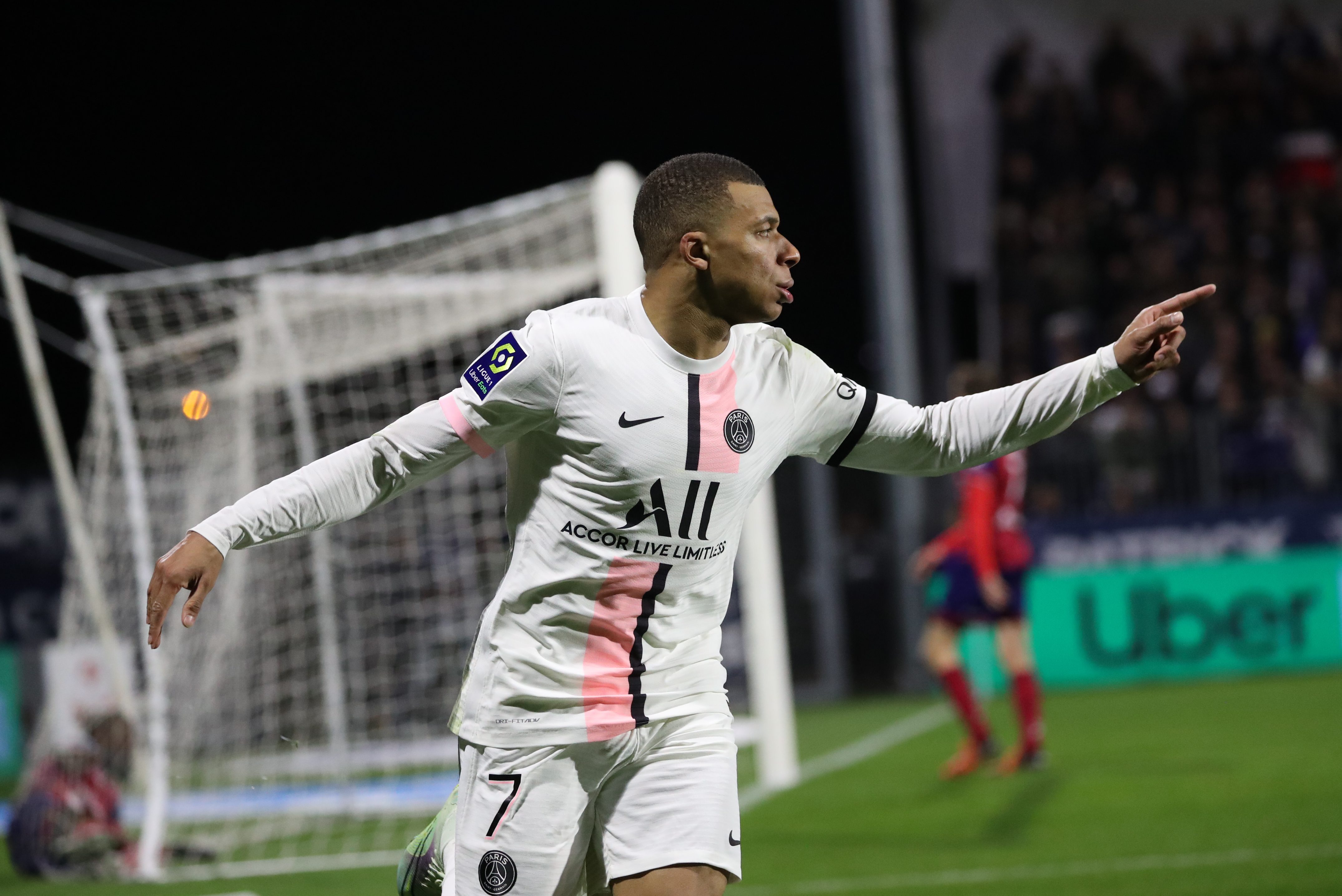 关于摩纳哥主场战平蒙彼利埃，积分榜表现平平的信息