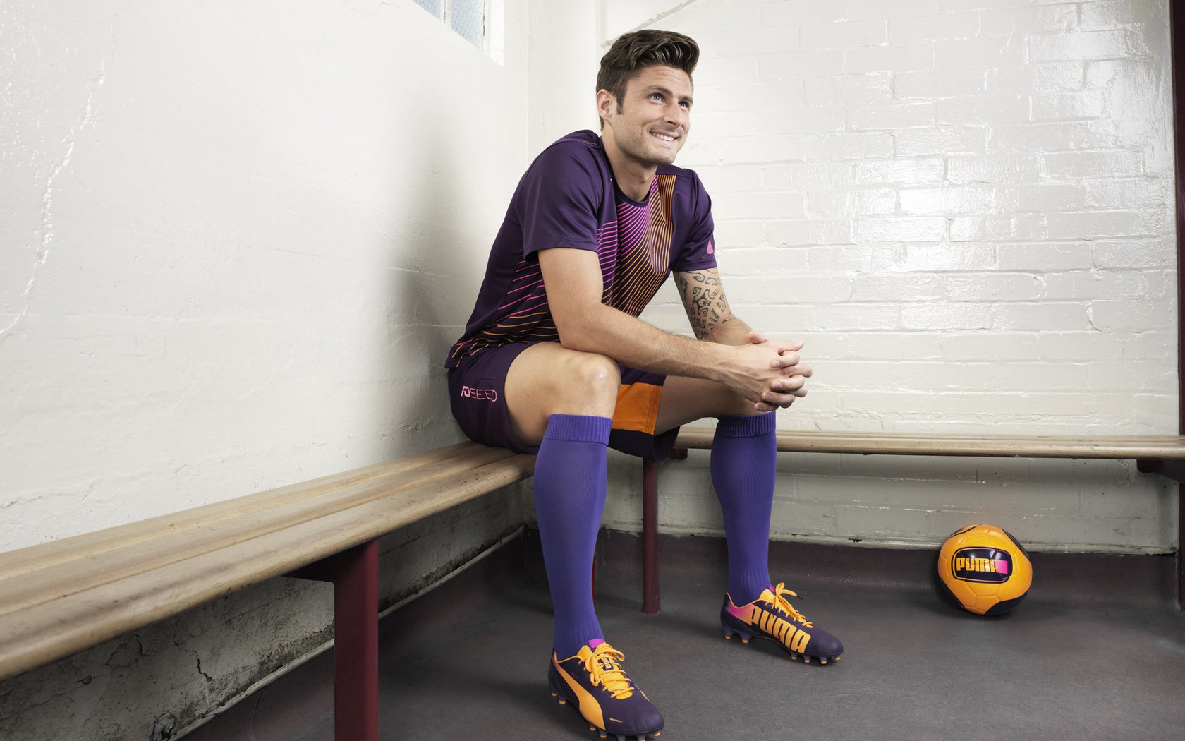 从格纳布里的稳定输出到里昂的日本制霸,跨越足球世界的战术启示