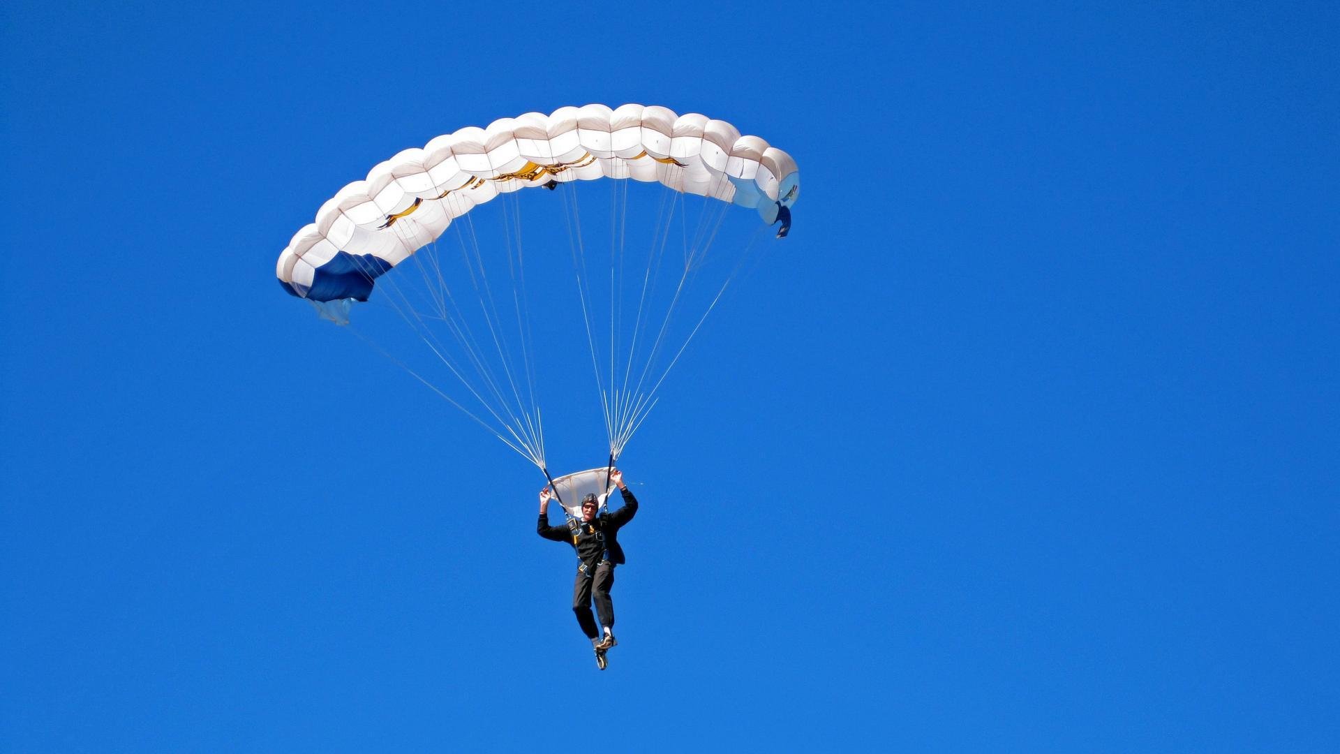 从基多高原到拜耳竞技场,伊萨克在重压下的涅槃之战
