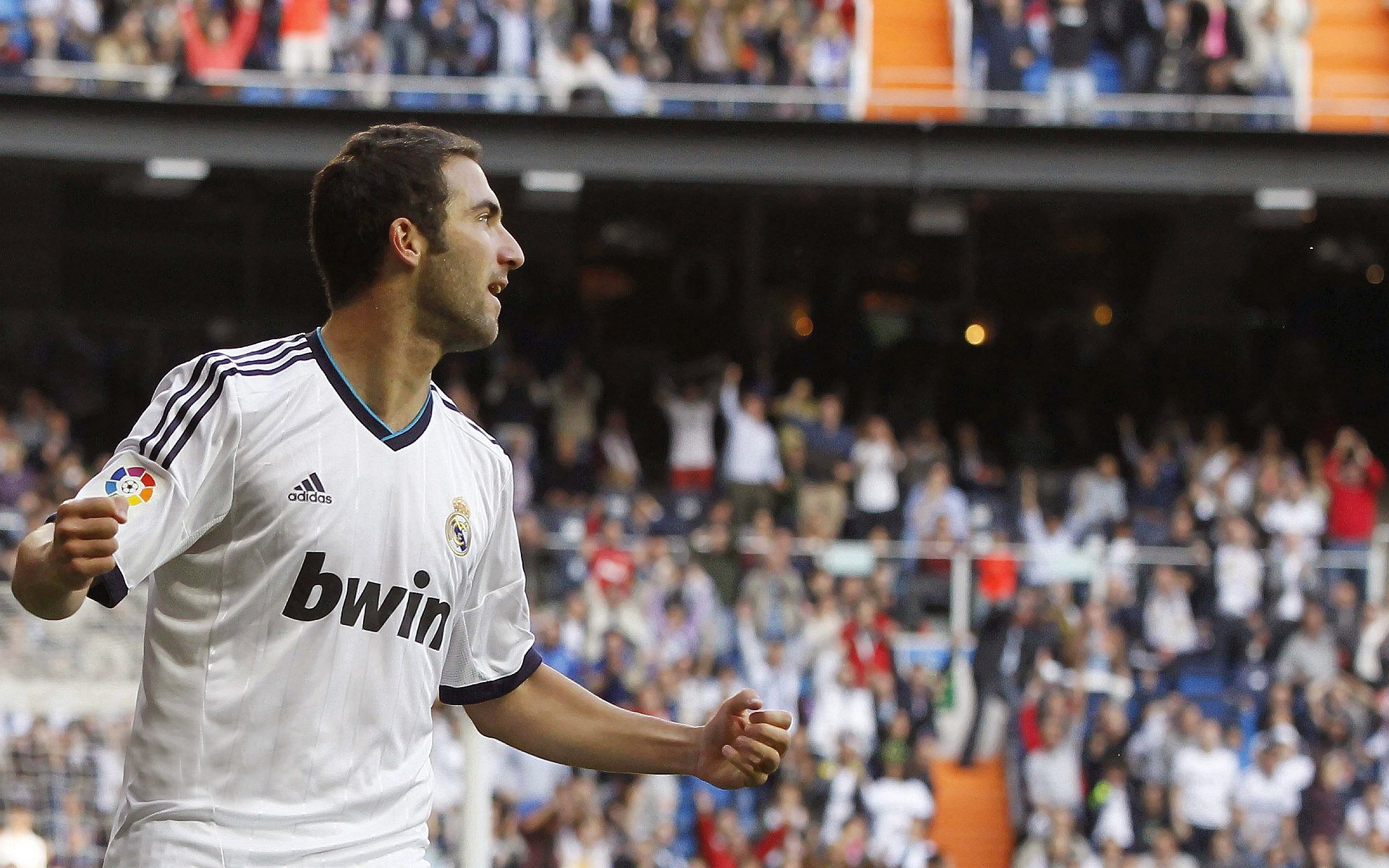 欧冠决赛焦点战,曼城冲垮塞维利亚,蓝月王朝终加冕