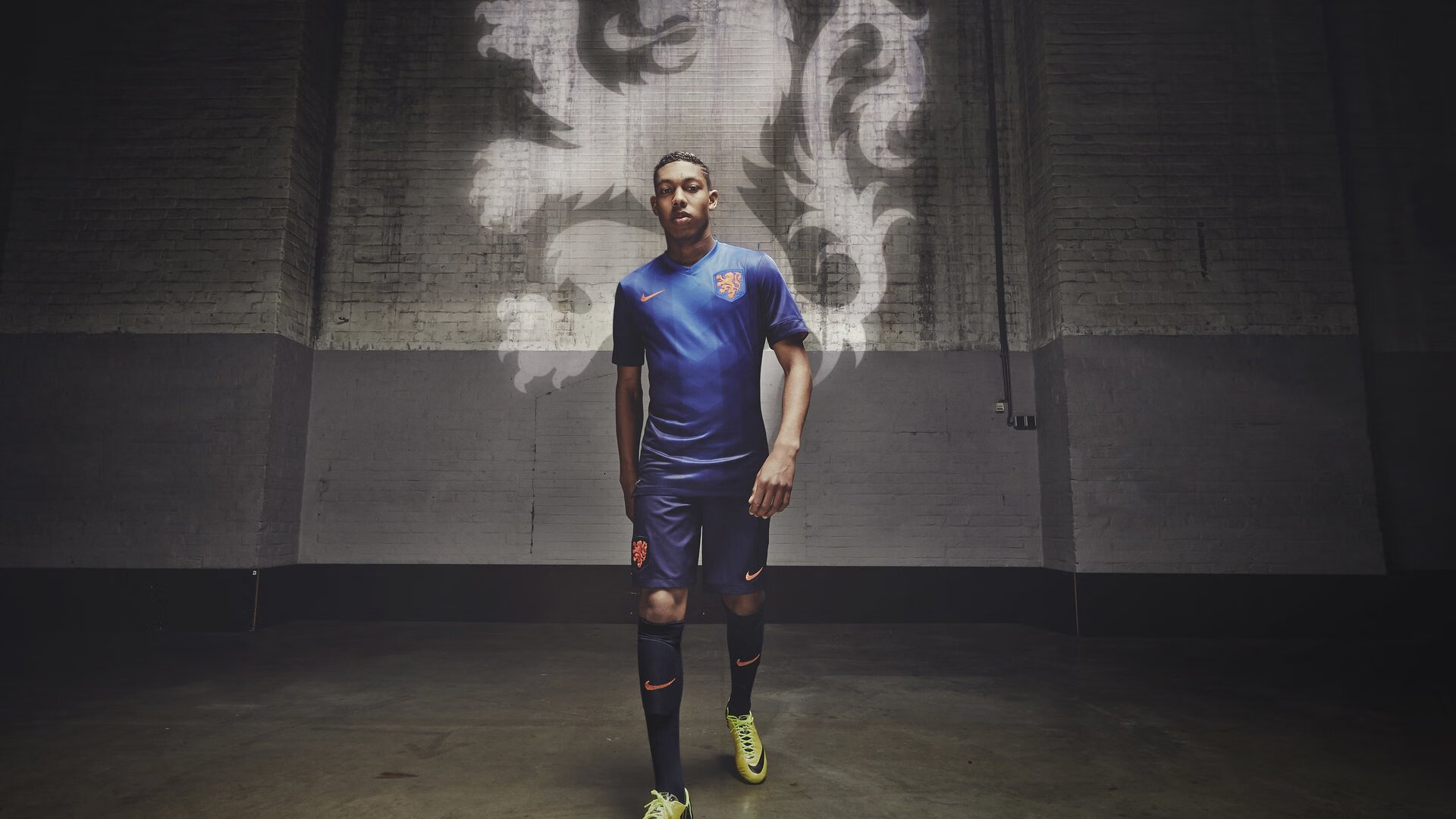 当厄德高在英超赛场带走波兰,一位北欧指挥官的争冠接管艺术