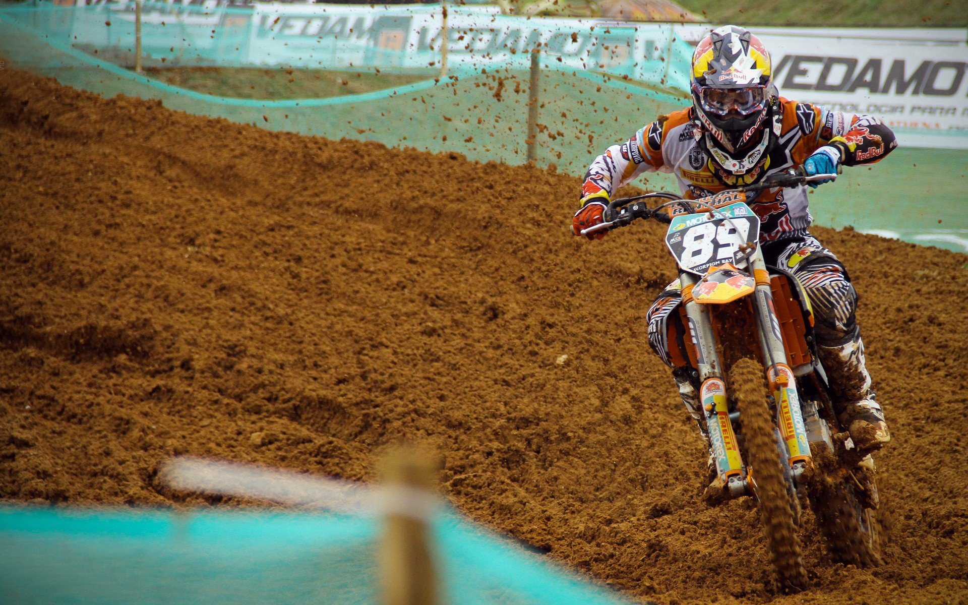 赛道风云，索伯车队力克红牛二队，勒克莱尔状态火热